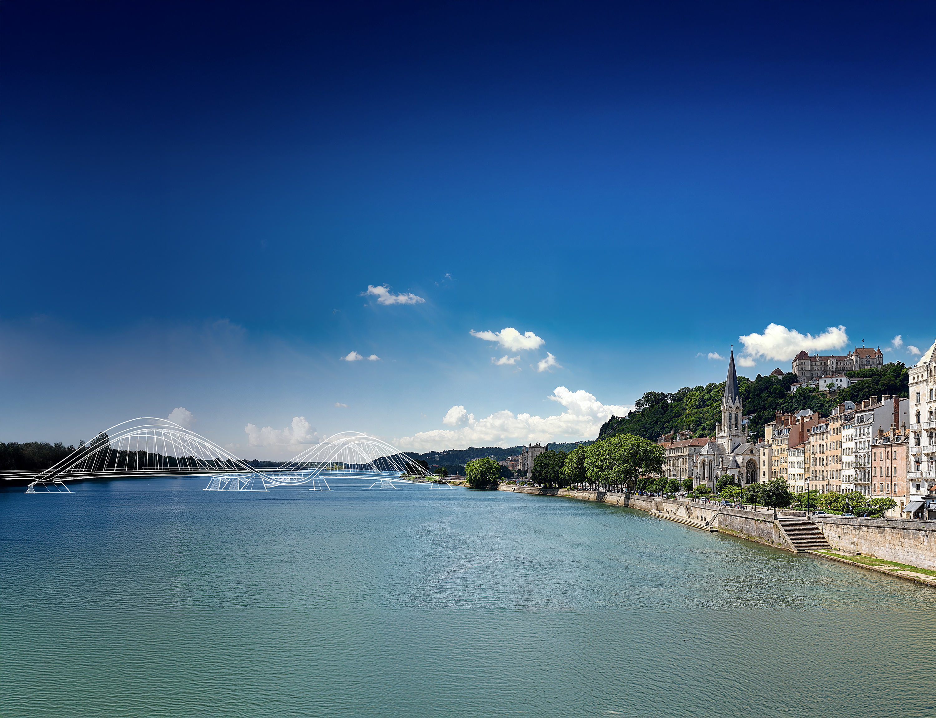 Vue d’une rivière bordée de bâtiments et d’un pont moderne.